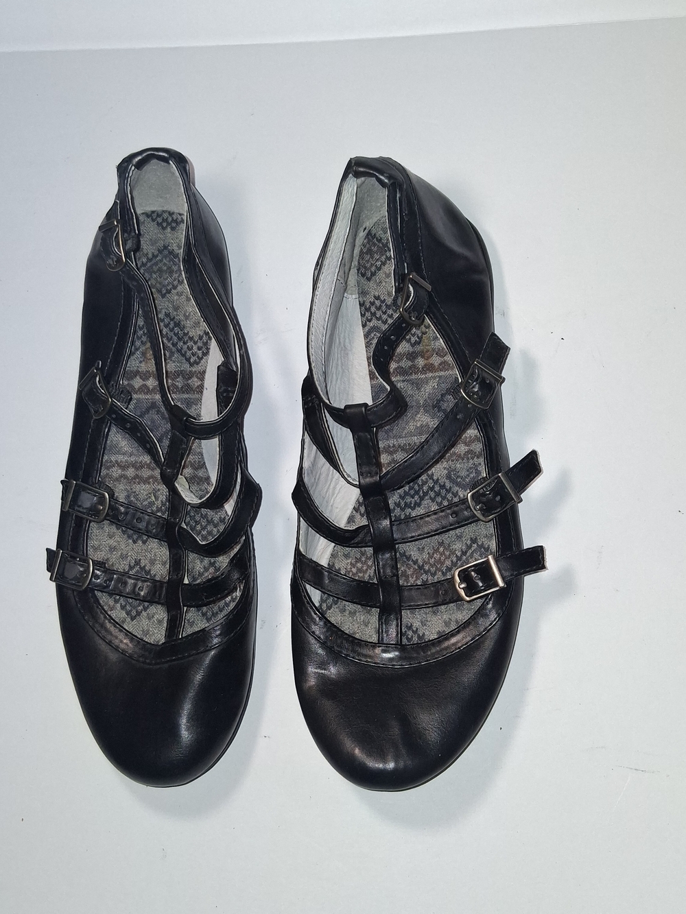 Bare Traps Women’s Multi Black Strappy Buckle Flats US Size 8.5 M